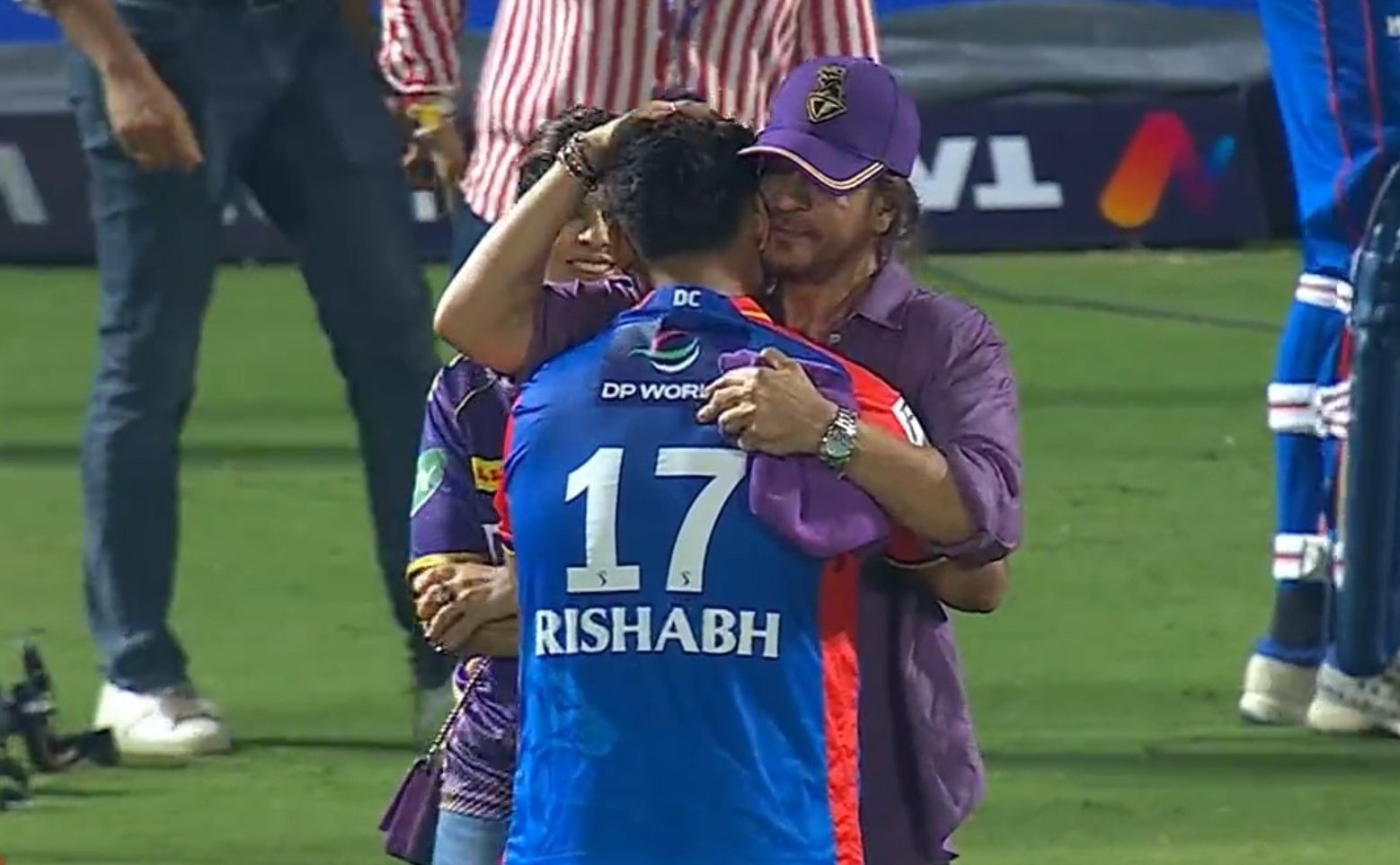 Shahrukh Khan Hugs Rishabh Pant After Kolkata Knight Riders' Dominant Win Against Delhi Capitals