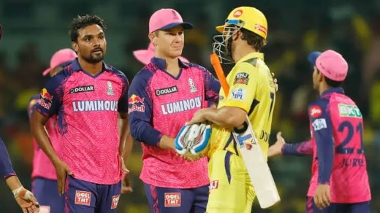 CSK vs RR: MS Dhoni’s Back-to-Back Sixes in The Final Over Against Sandeep Sharma Lights Up Chepauk