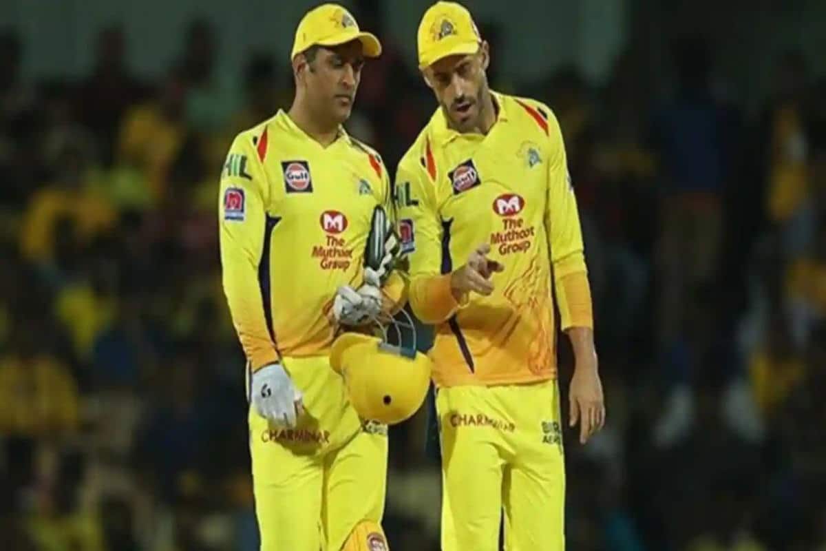 “MS Dhoni Is Impressive as a Captain,” Says Faf du Plessis