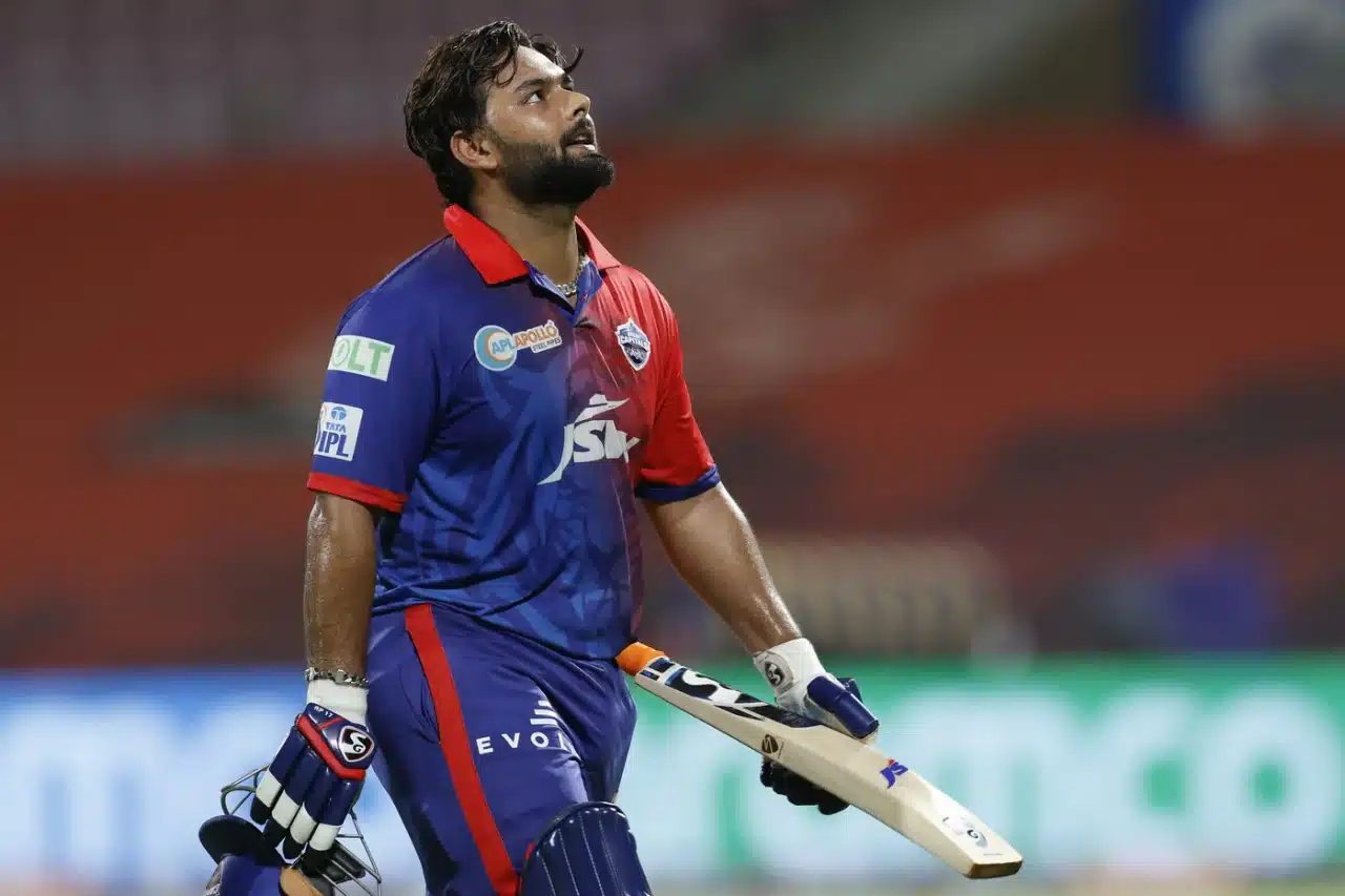 Delhi Capitals Skipper Rishabh Pant Slapped with 12 Lakh Fine for Slow Over Rate Against CSK